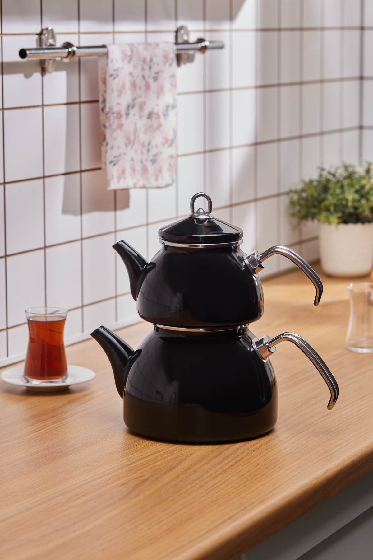 Karaca Loreto Enamel Midi Teapot Set, Black - MALLTURK