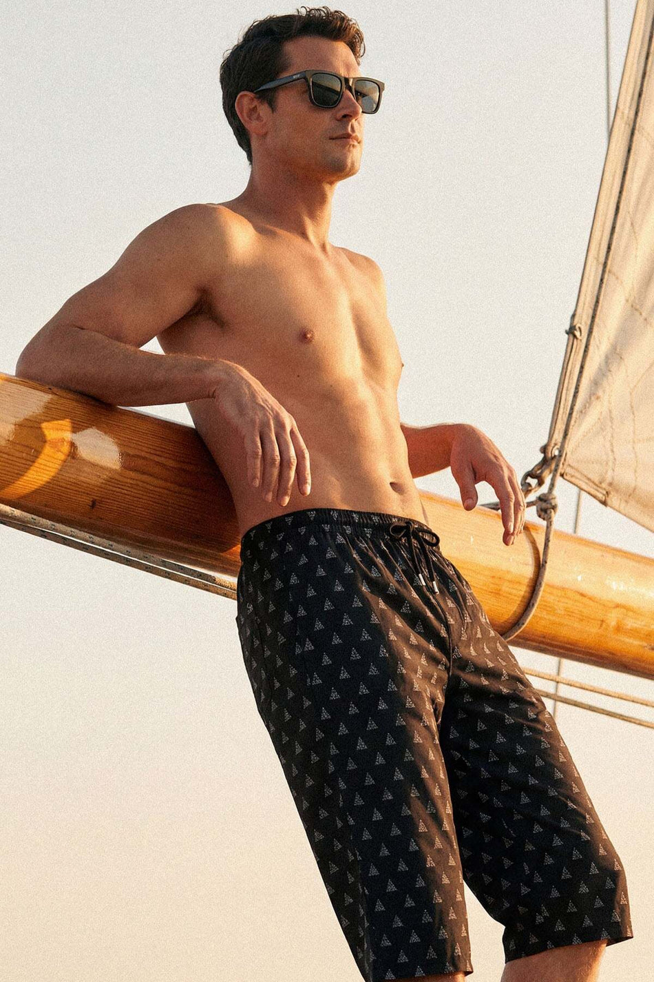 Hasema Triangle Patterned Black Long Men's Pool and Beach Shorts 6006
