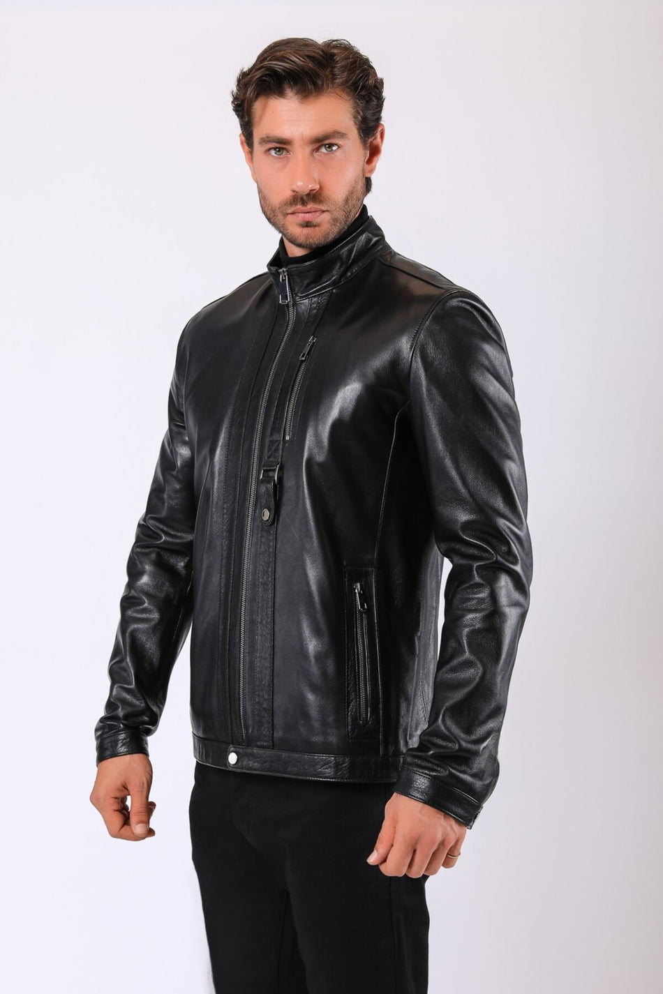 Черная кожаная куртка Leather Club