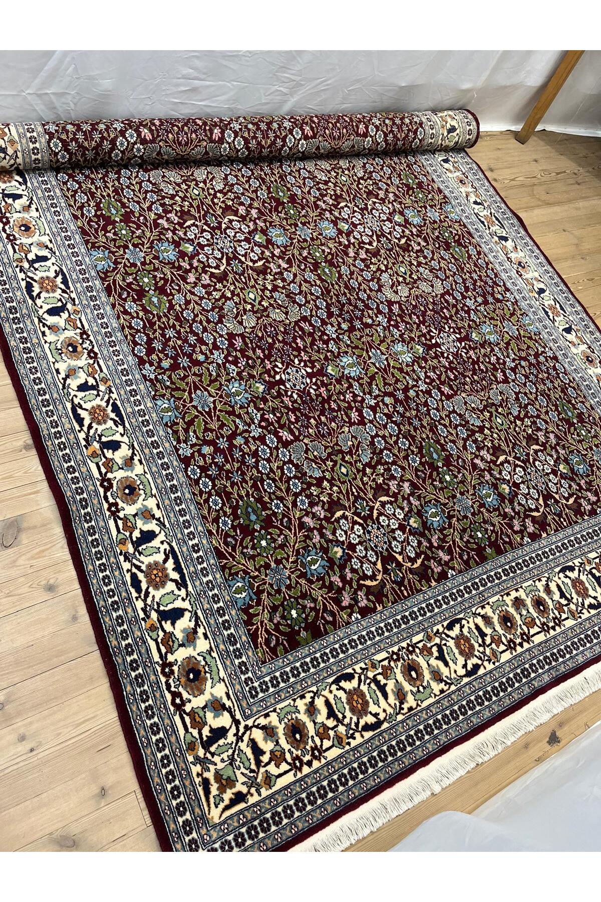 SIRVAN Rug Hand-Woven Hereke Rug - 317 x 215 - MALLTURK