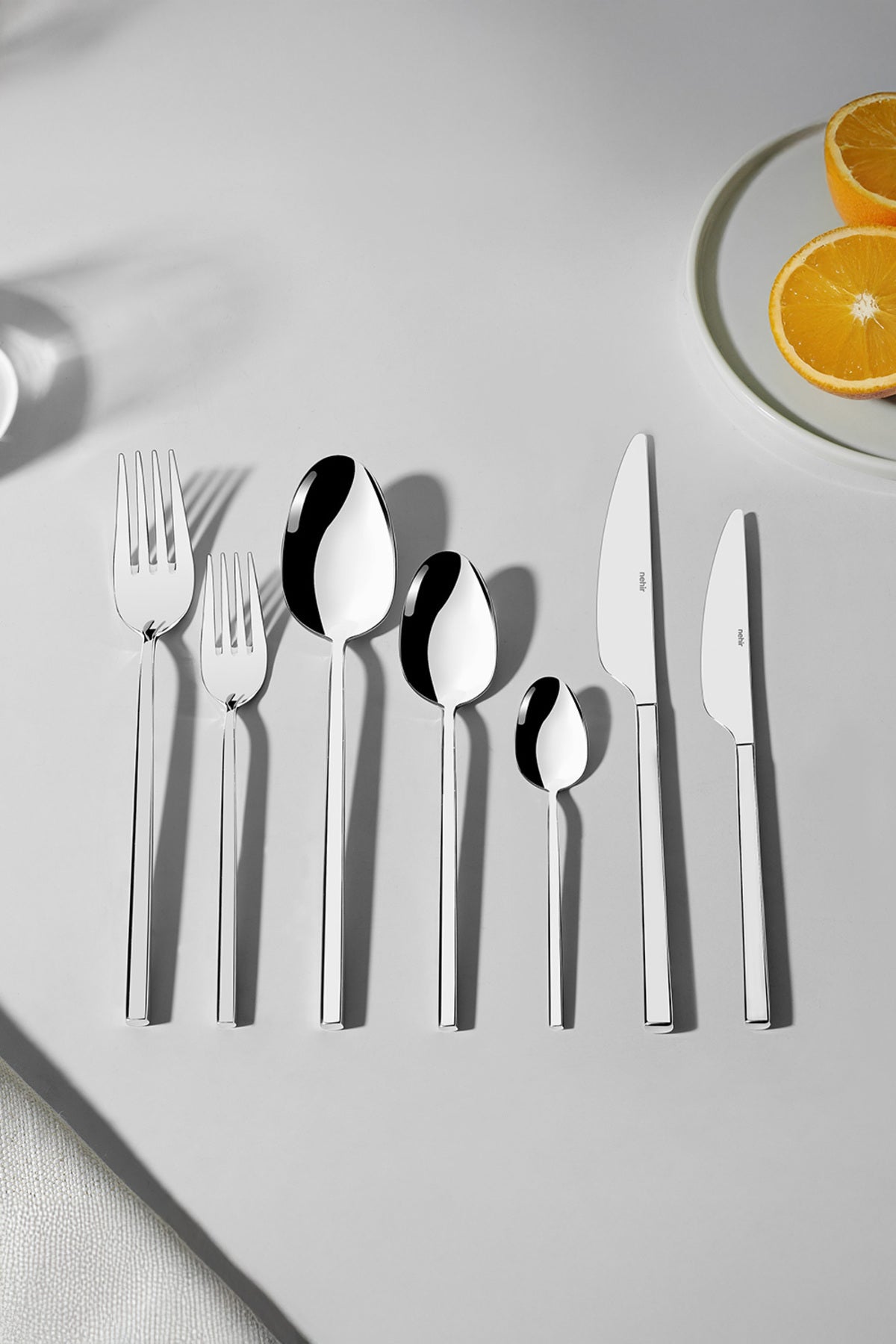 Nehir gloria Plain 12 Place Setting 84 Piece deri Boxed Flatware Set - MALLTURK
