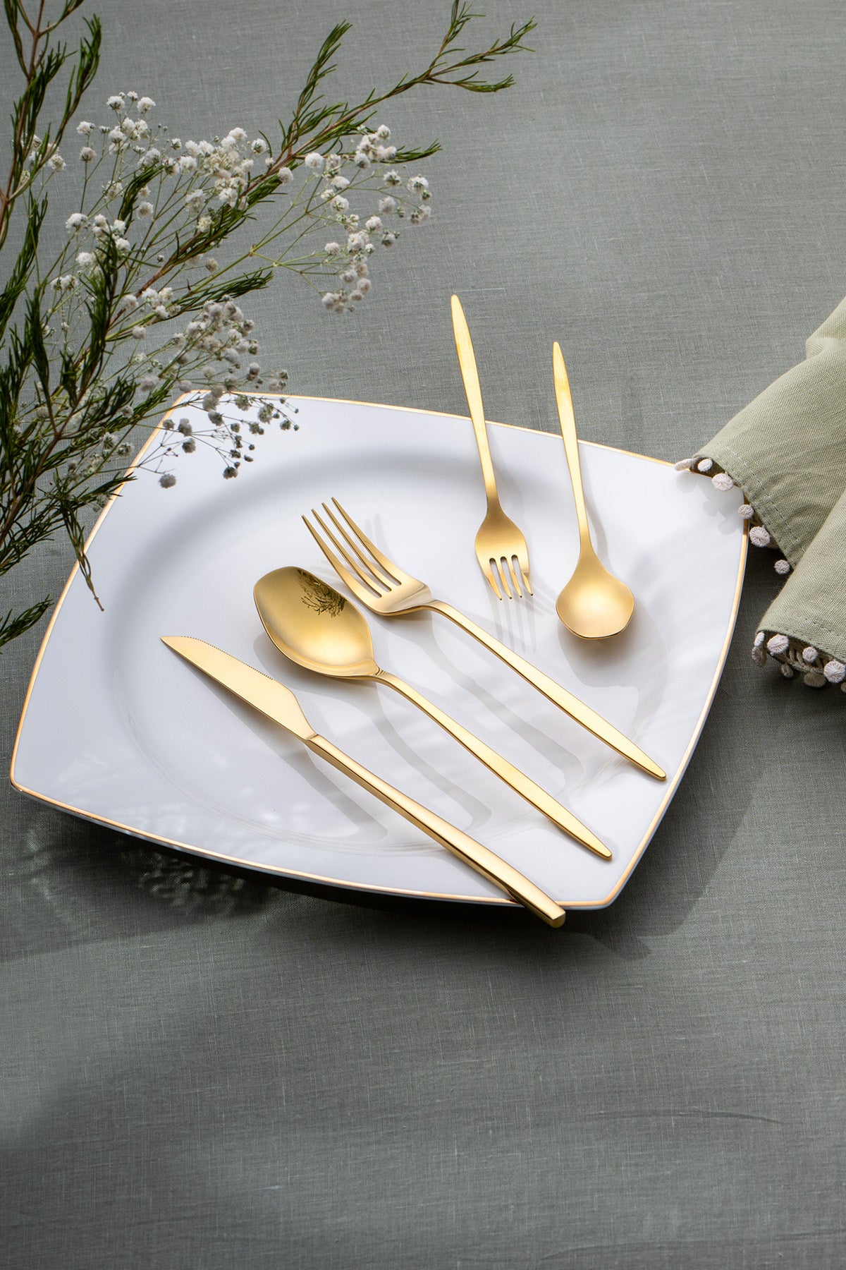 Emsan alisa 30 Piece 6 Place Setting parlak gold Boxed Flatware Set - MALLTURK