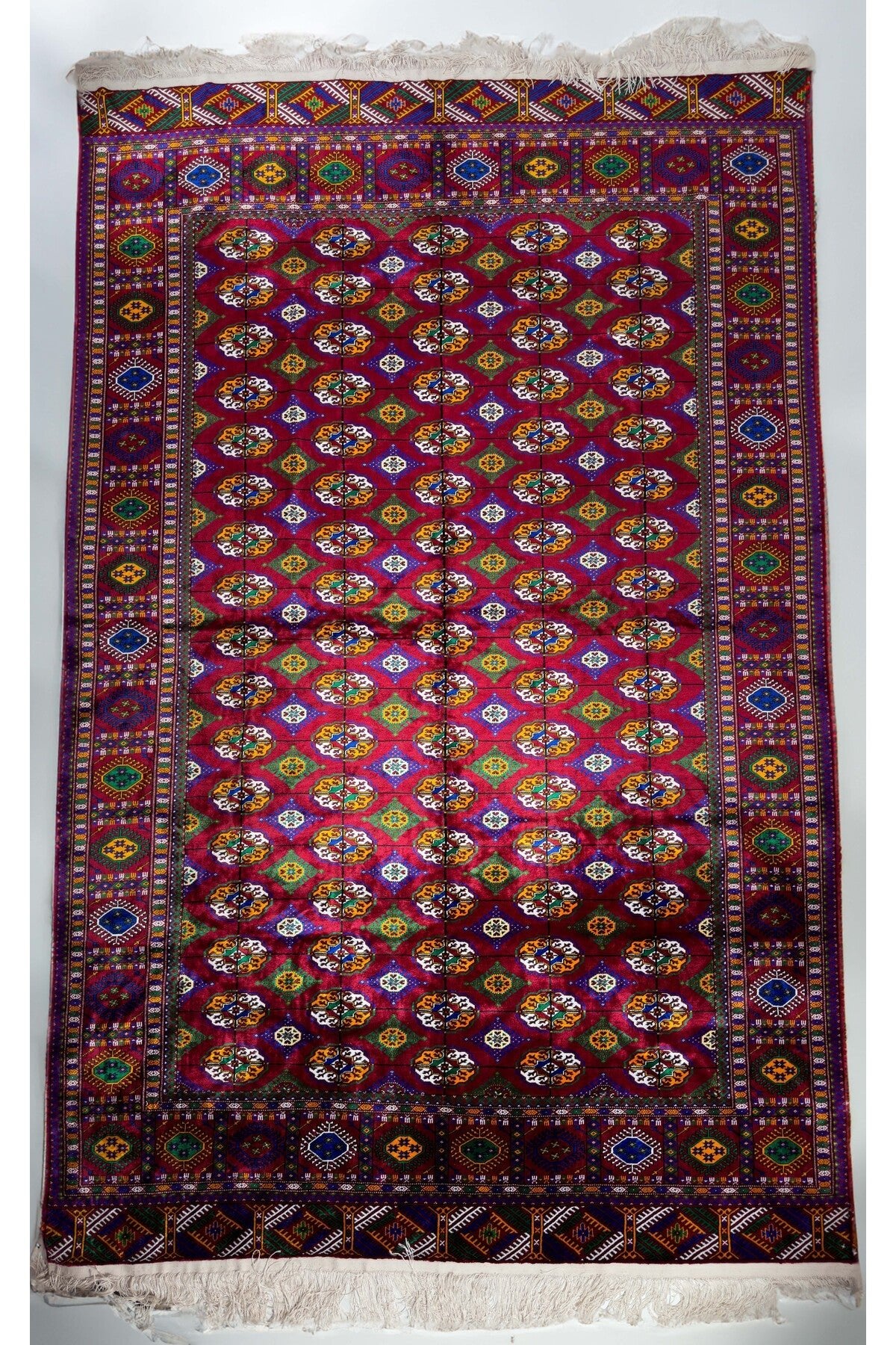 ADALI Hand-Woven Silk Turkmen Rug, Siki Dokumasiyla Ev Dekorasyonunuza Siklik Katin