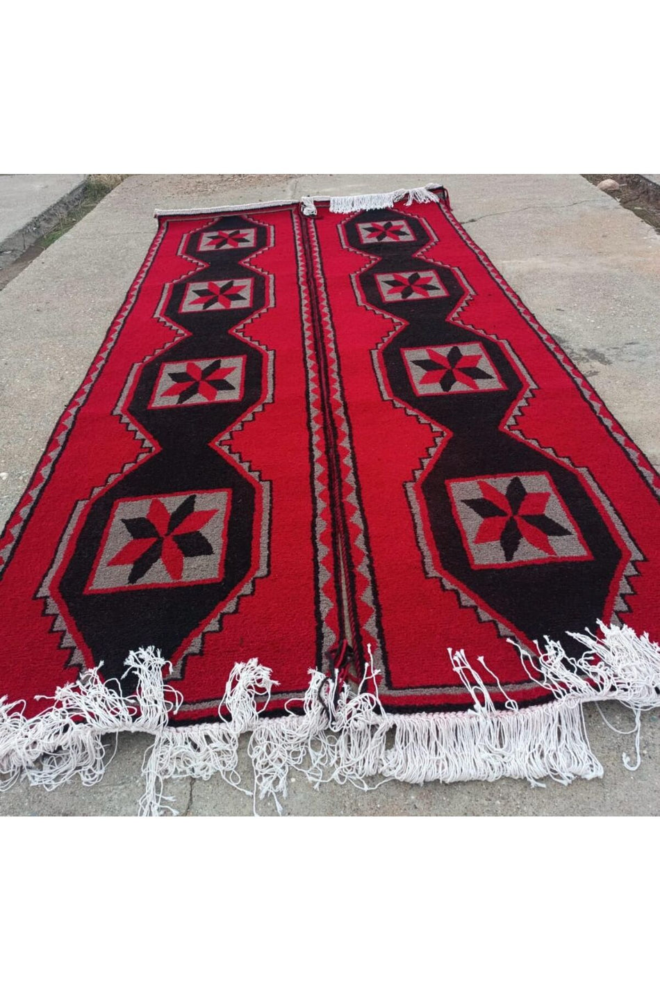 Nostalgische wollen tapijten uit Adıyaman. Alle producten zijn gloednieuw. Twee tapijten, elk 125 cm / 5 meter.