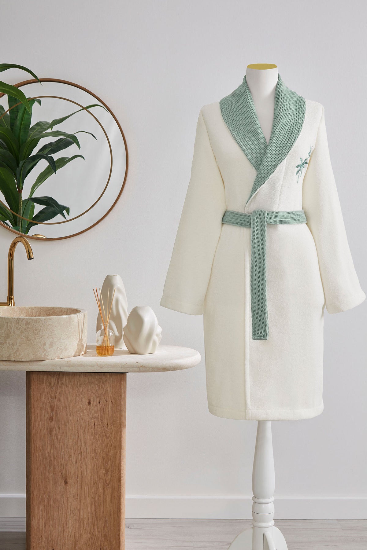 Ozdilek Palma Embroidered Shawl Collar Bathrobe - MALLTURK