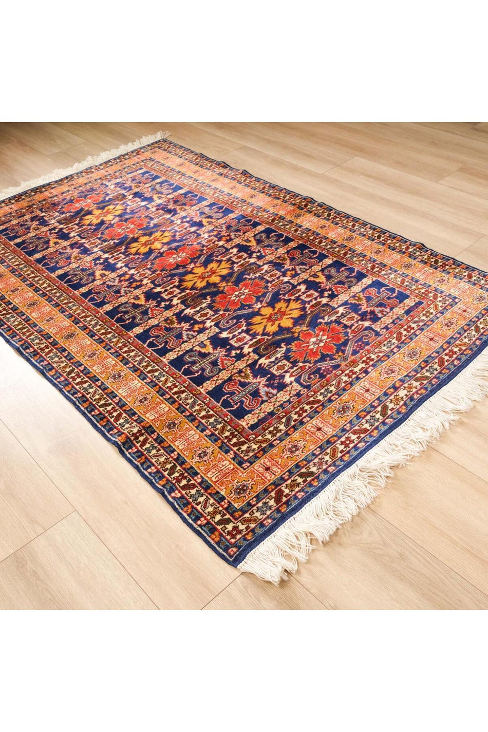 Alfombra artesanal de Kula con diseño de Anatolia Halıcızade