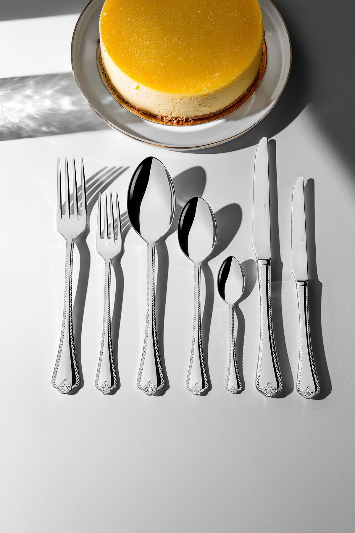 Nehir fulya Plain 12 Place Setting 89 Piece Boxed Flatware Set - MALLTURK