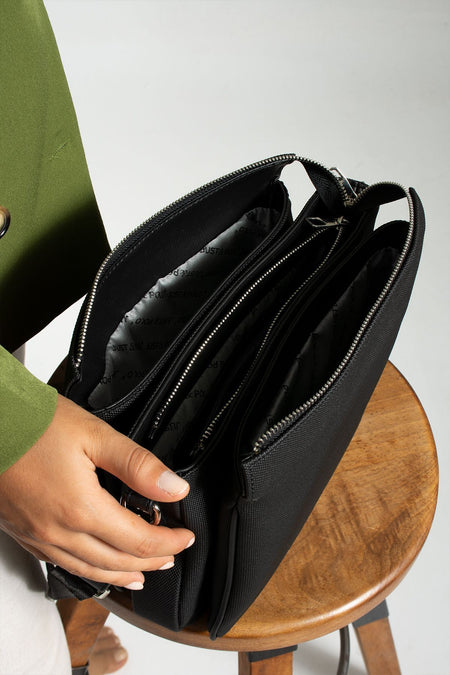 Just Polo Women's Shoulder & Messenger Bag Color Black - MALLTURK