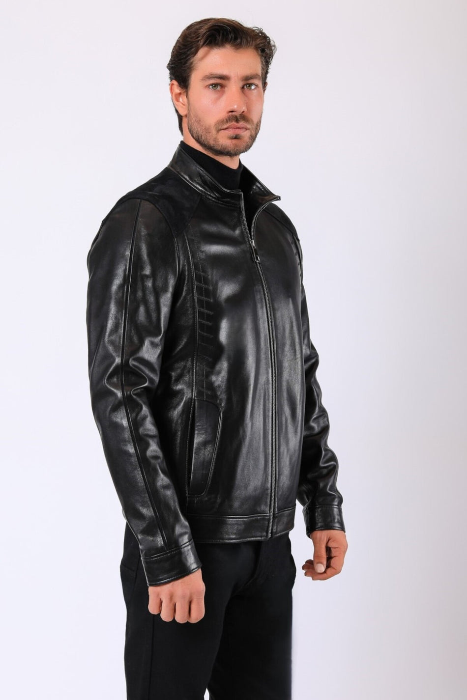 Черная кожаная куртка Leather Club