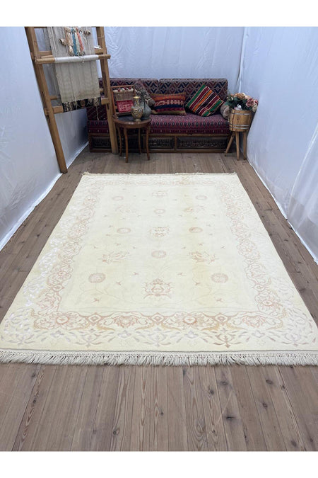 SIRVAN Rug Hand-Woven Turkish Usak Rug - 172x240