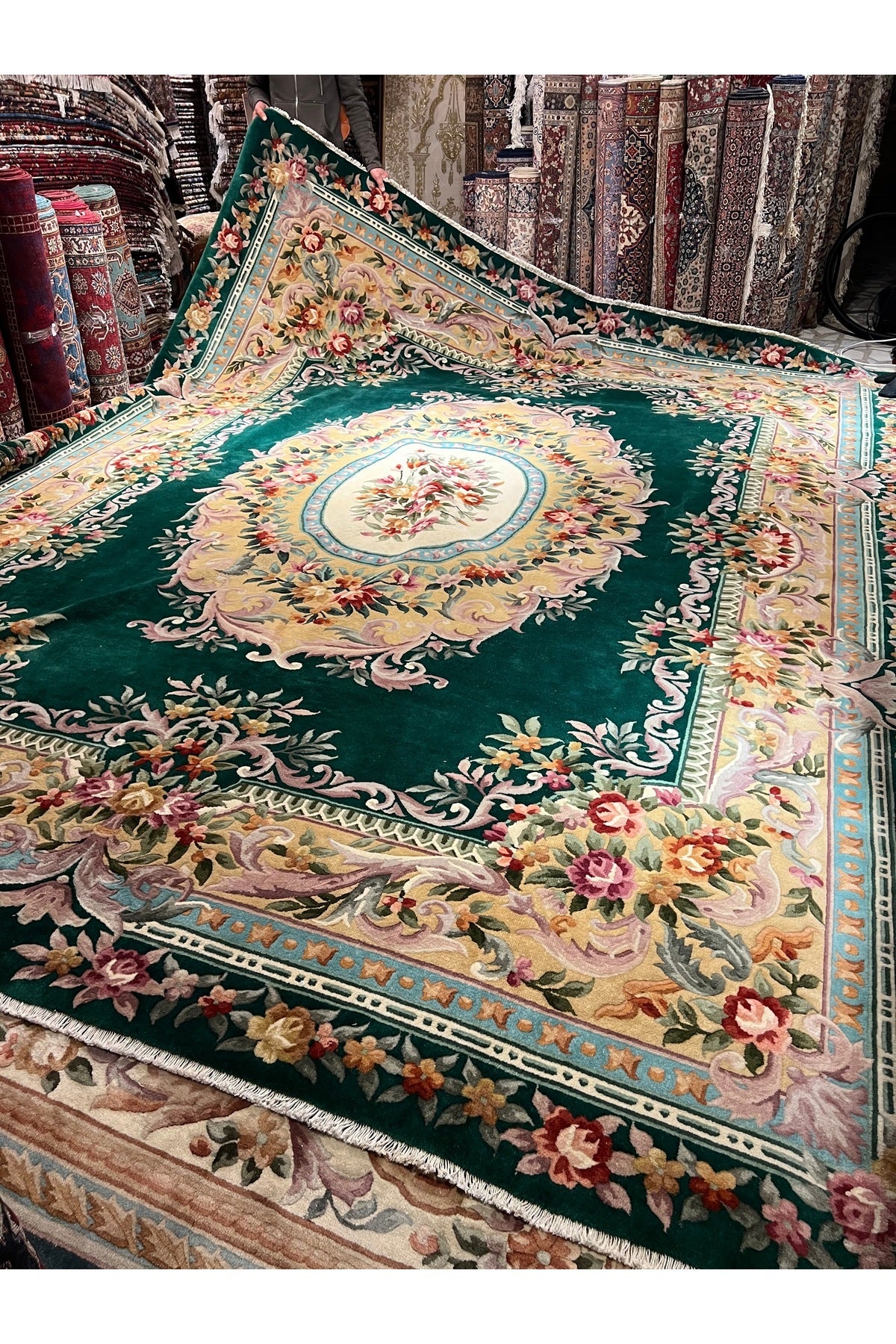 RD RAMAZAN DAG Hand Rug Art Hand-Woven Embossed Chinese Rug Premium Quality Zumrut Yesili Exceptional Bir Urun Size 425x336 - MALLTURK