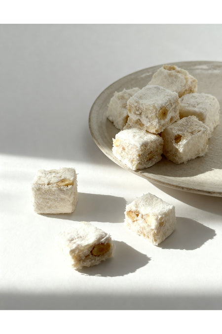 Leblebi Carsisi raffaellolu beyaz Chocolate Turkish Delight 250 g