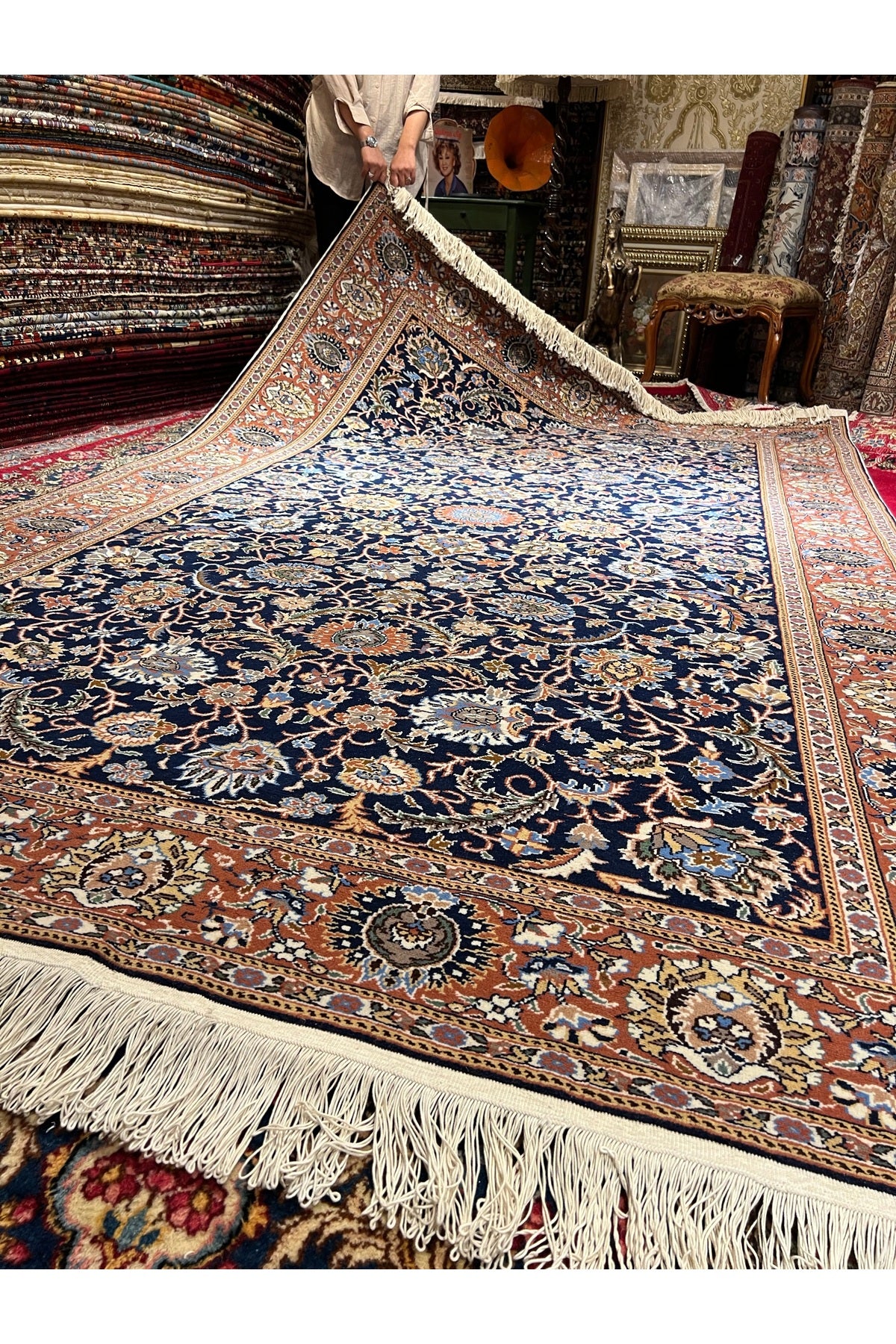 RD RAMAZAN DAG Hand Rug Art Hand-Woven Kayseri Cinar Weave Premium Kalitesi Magnificent Bir Eser Size 300x200 - MALLTURK