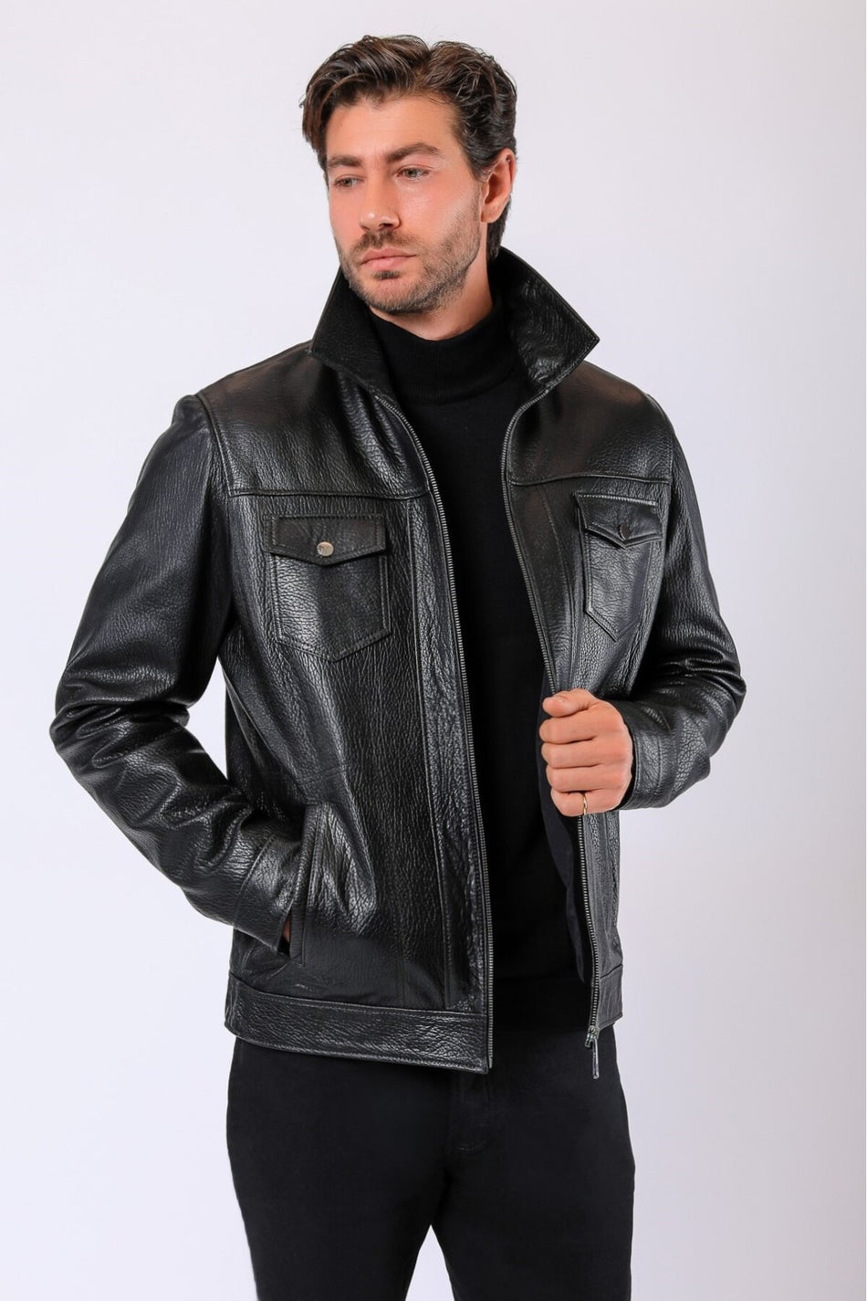 Черная кожаная куртка Leather Club