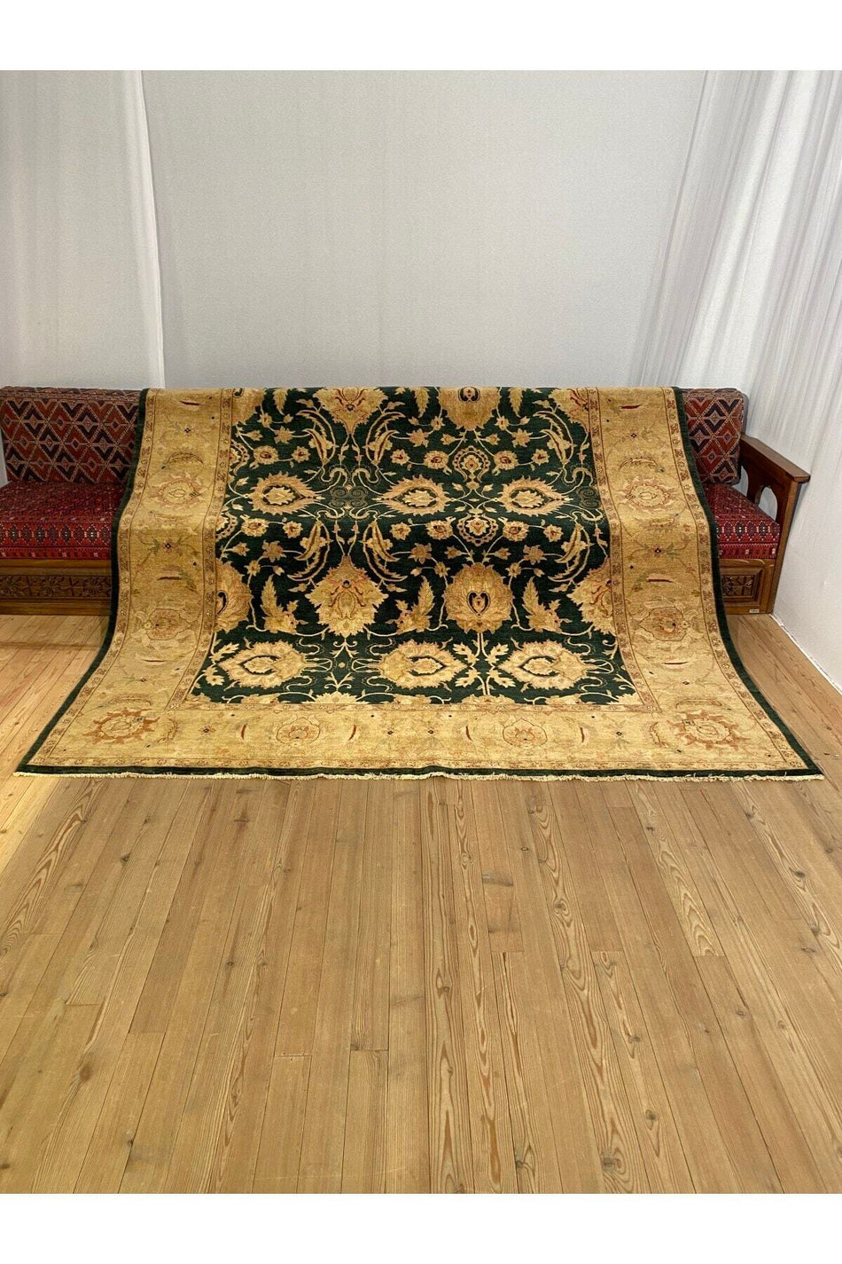 Sirvan Hali Handwoven Usak Carpet - 243 x 315 - MALLTURK