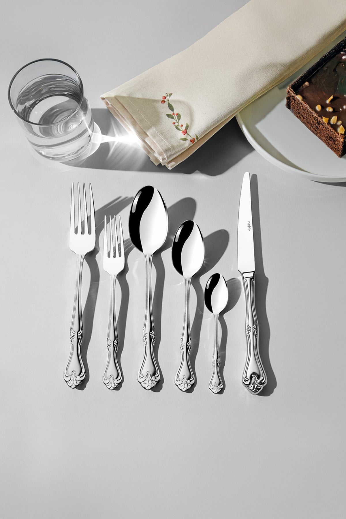 Nehir lalezar Satin 12 Place Setting 72 Piece Boxed Flatware Set - MALLTURK