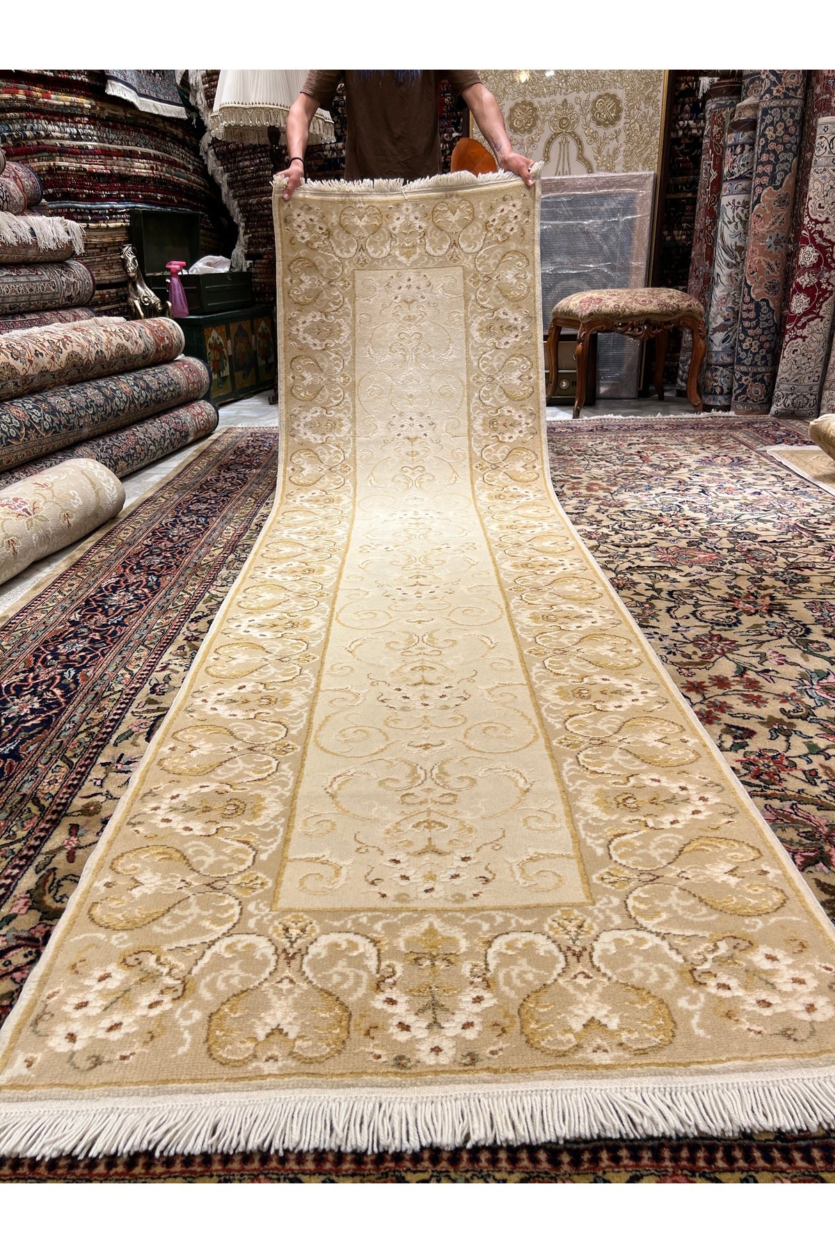RD RAMAZAN DAG Hand Rug Art Hand-Woven Silk Blend Usak Rug Special Weave Size 300x82