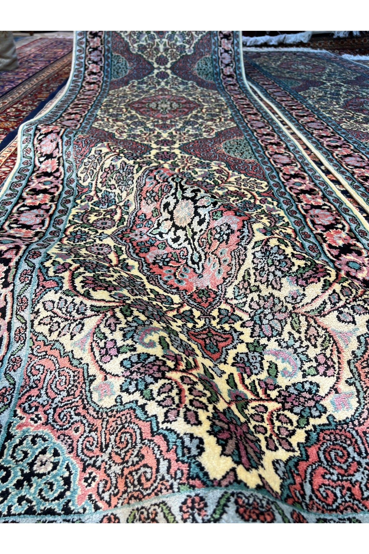 RD RAMAZAN DAG Hand Rug Art Hand-Woven Iranian Kashmir Silk Rug Size 304x80 - MALLTURK