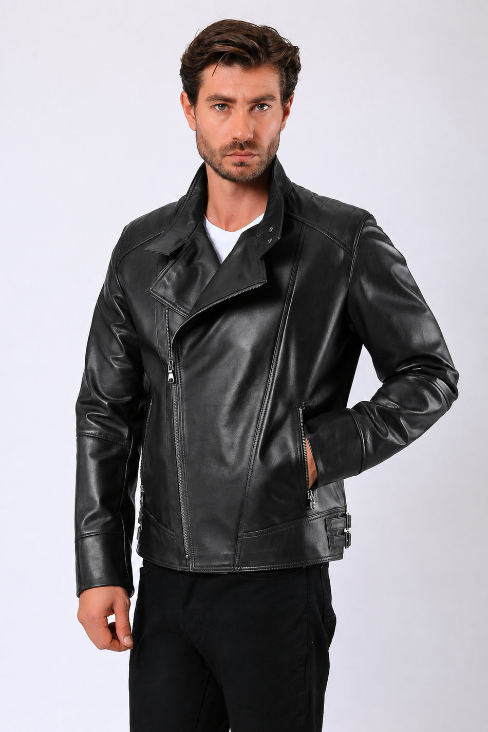 Черная кожаная куртка Leather Club