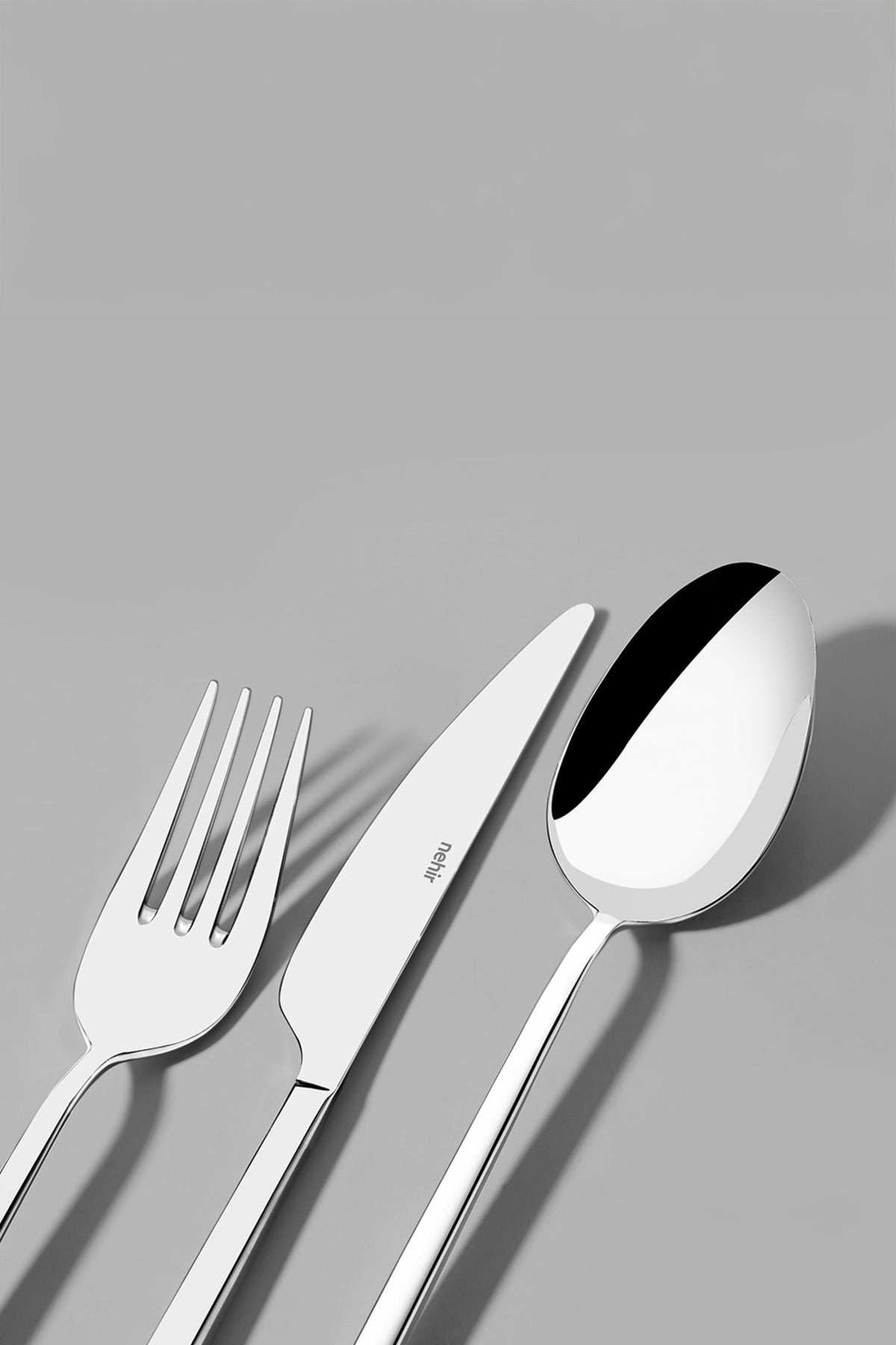 Nehir gloria Plain 12 Place Setting 84 Piece deri Boxed Flatware Set - MALLTURK