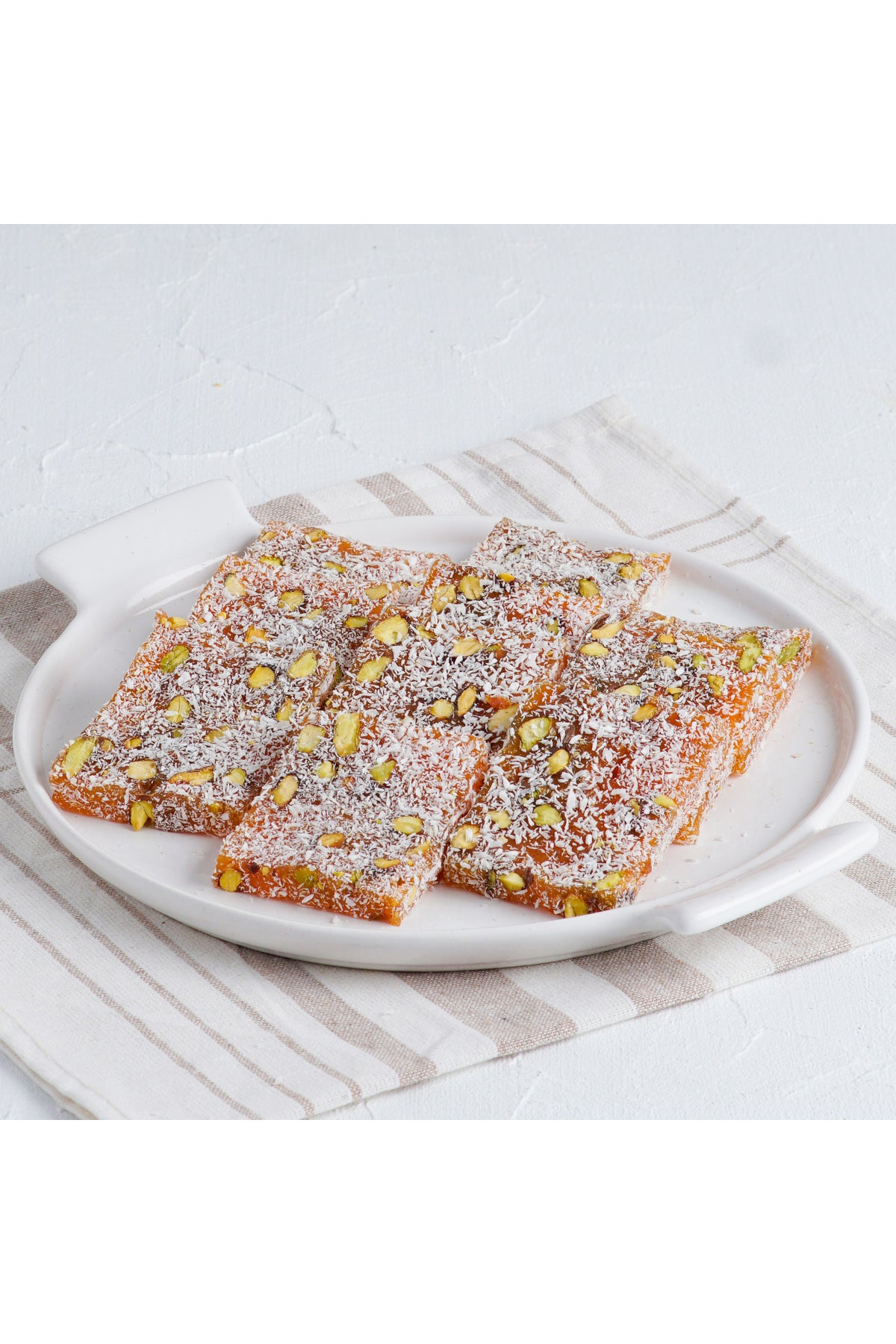 BULUTLAR KURUYEMIS Pistachio Orange Flavored Carrot Confection 500 g - MALLTURK