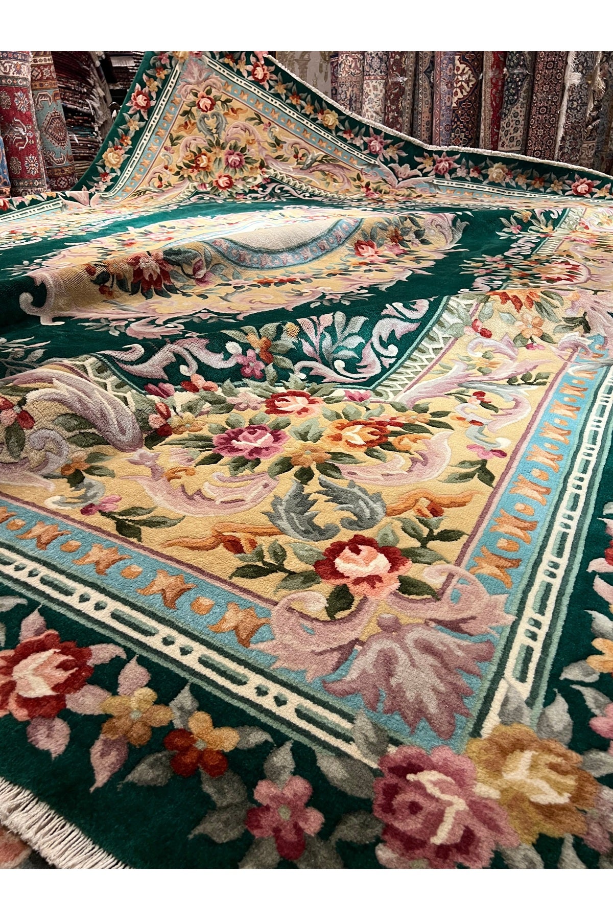 RD RAMAZAN DAG Hand Rug Art Hand-Woven Embossed Chinese Rug Premium Quality Zumrut Yesili Exceptional Bir Urun Size 425x336 - MALLTURK