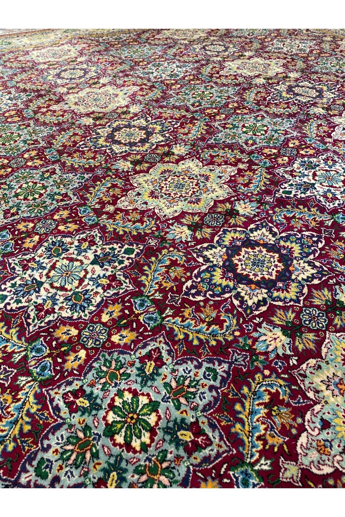 RD RAMAZAN DAG Hand Rug Art Hand-Woven Erzurum Ataturk universitesi Halicilik Merkezinde dokunmus Size 384x267 - MALLTURK