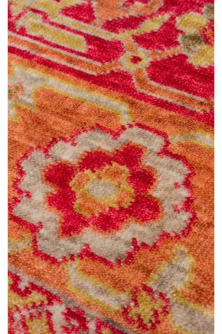 Eko Hali Zara ZR 17 Red Autumnn is a special loom rug shaped by the intensive handiwork of women from Usak. - MALLTURK