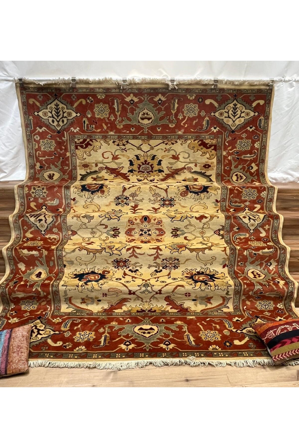 Sirvan Handwoven Usak Carpet - 244 x 303 - MALLTURK