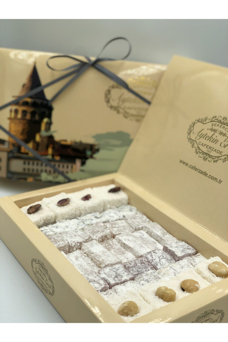 Sekerci caferzade Gift Box Assorted Turkish Delight 550 g - MALLTURK
