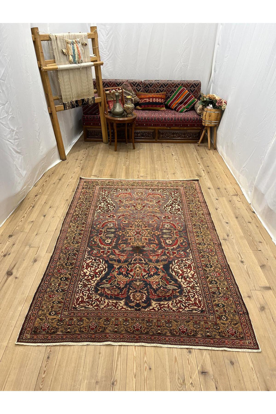 SIRVAN Rug Hand-Woven Yoruk Rug - 140x208 - MALLTURK