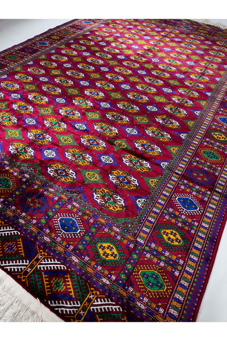 ADALI Hand-Woven Silk Turkmen Rug, Siki Dokumasiyla Ev Dekorasyonunuza Siklik Katin