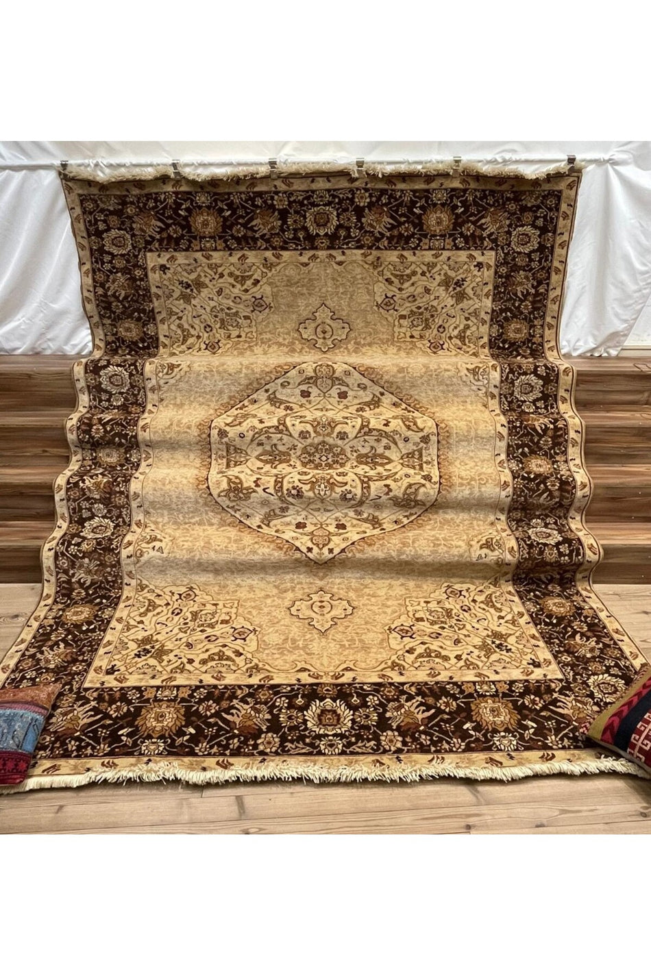 Sirvan Handwoven Usak Carpet - 257 x 347 - MALLTURK
