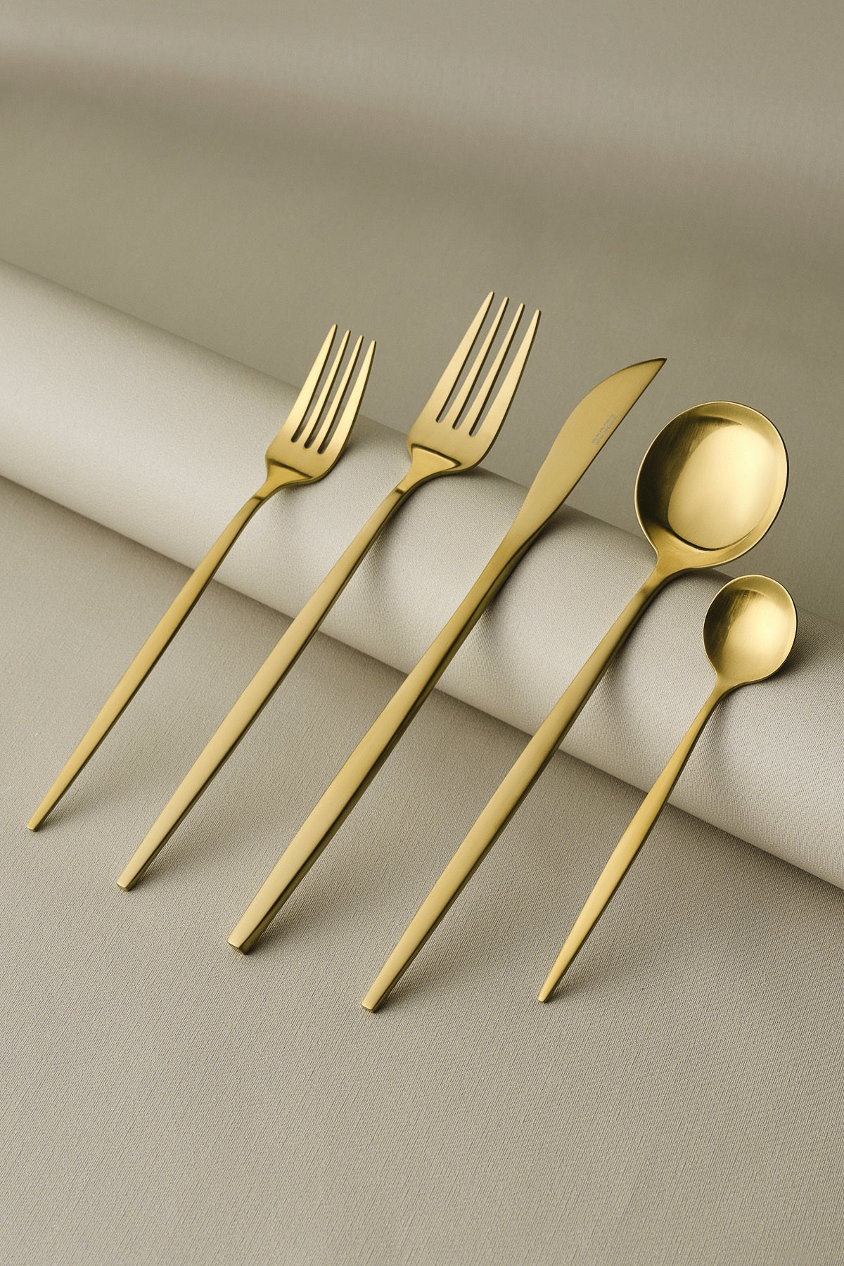 Karaca orion mat gold 12 Place Setting 60 Piece Flatware Set - MALLTURK