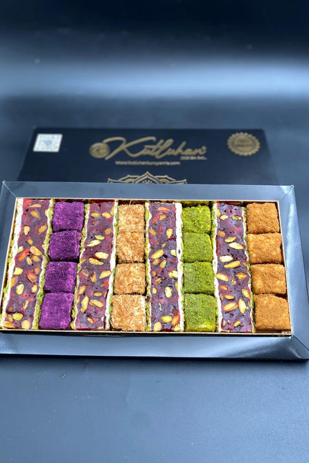 Kutluhan Assorted Gift Box kutuda Turkish Delight lotuslu Pomegranate Flavored Pistachio Kadayif yaban mersinili 850 g - MALLTURK