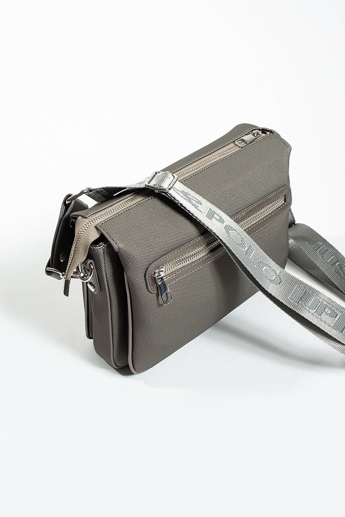 Just Polo Women's Shoulder & Messenger Bag Color Gray - MALLTURK