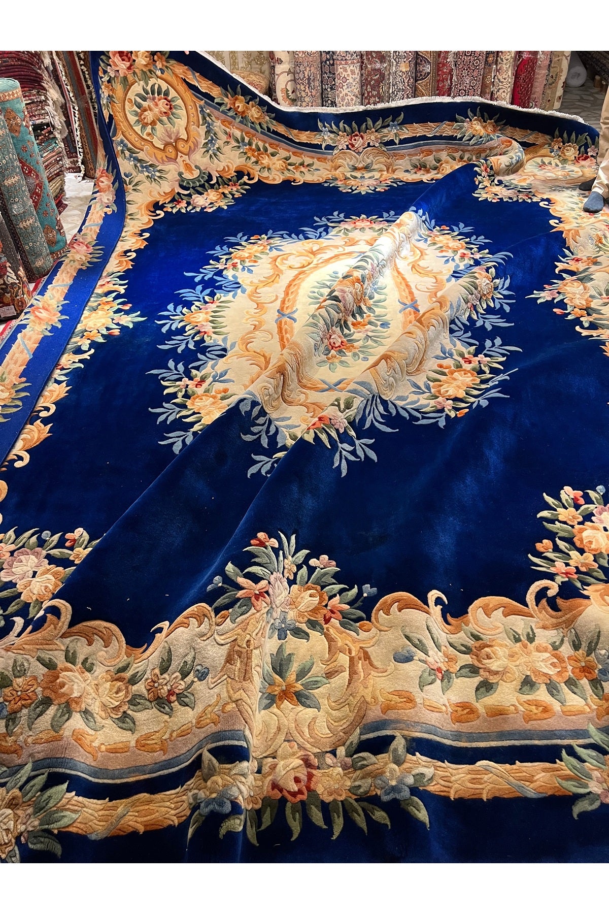 RD RAMAZAN DAG Hand Rug Art Hand-Woven Embossed Chinese Rug Premium Quality Navy Color Exceptional Bir Urun Size 460x370 - MALLTURK