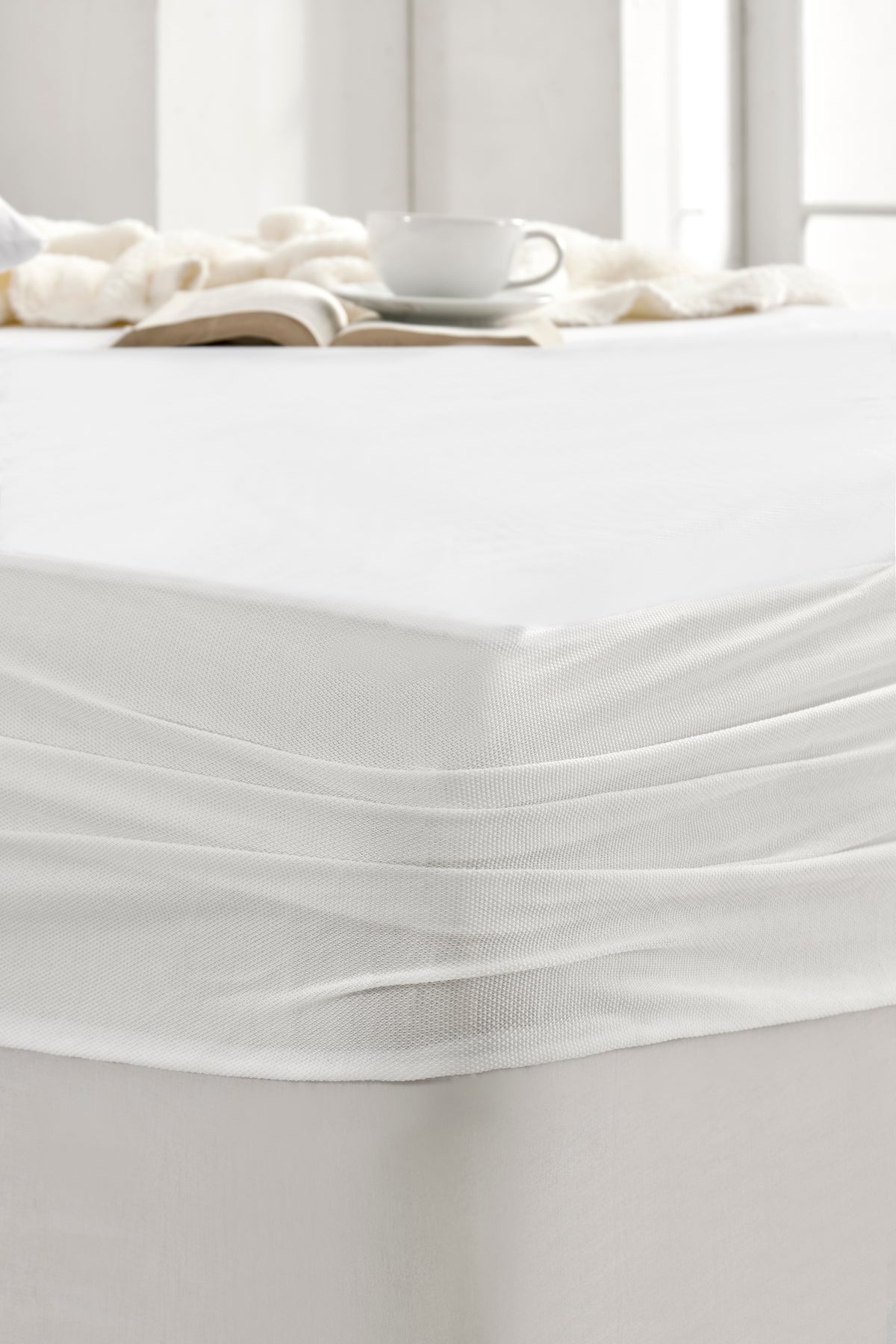 Loselya Micro Waterproof Microfiber Fitted Mattress Protector - MALLTURK