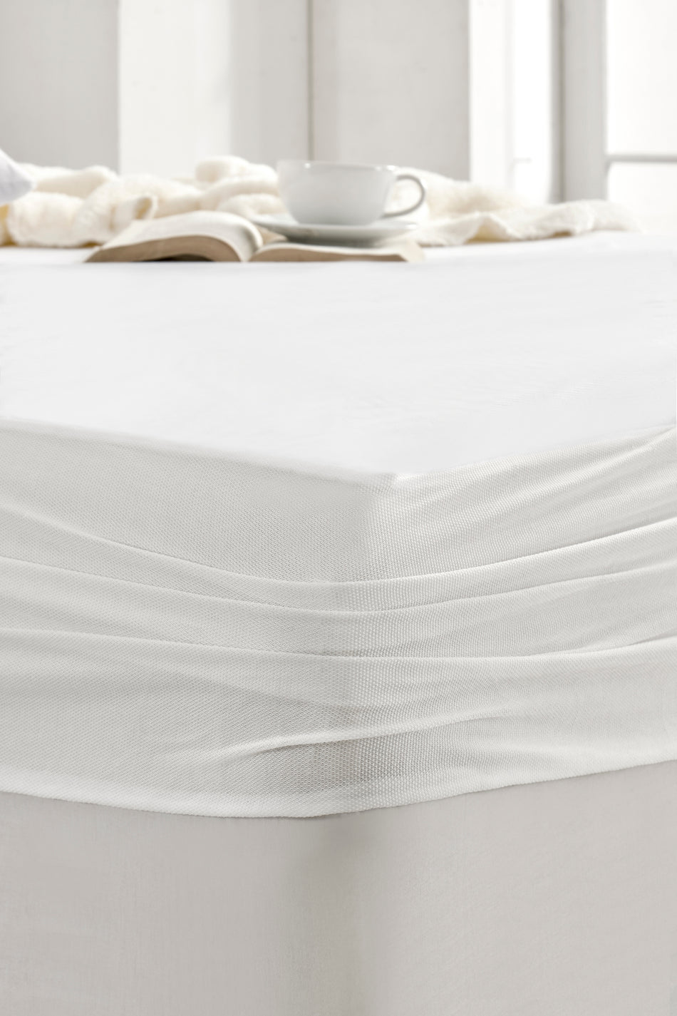 Loselya Micro Waterproof Microfiber Fitted Mattress Protector - MALLTURK