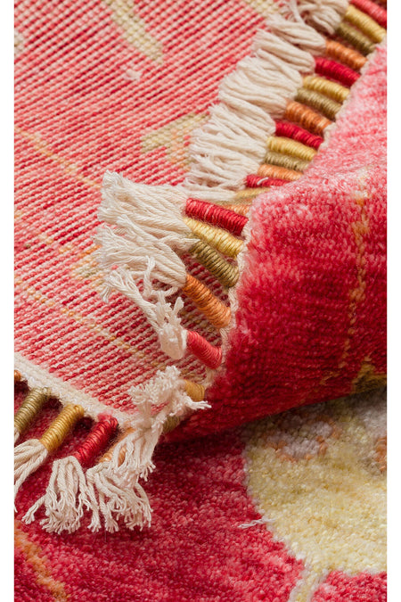 Eko Hali ZARA ZR 08 Red Round, a special loom carpet shaped by the harmonious and intensive handiwork of women from Usak. - MALLTURK