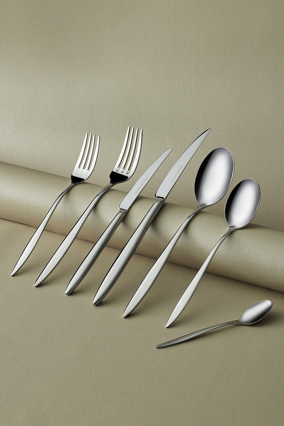 Karaca new year yilbasi novara 84 Piece 12 Place Setting elegance Flatware Boxed - MALLTURK