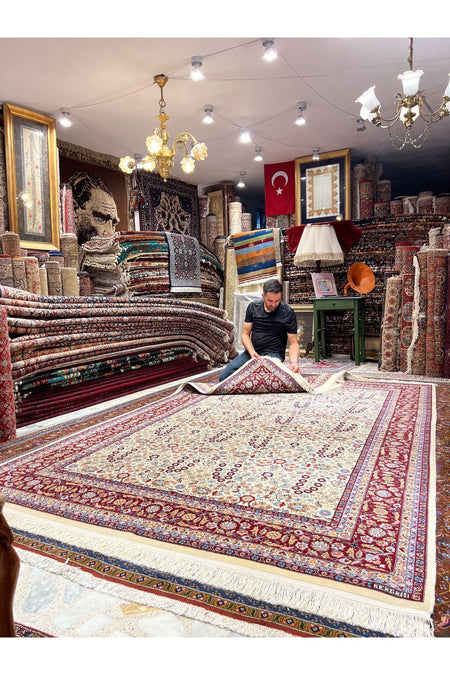 RD RAMAZAN DAG Hand Rug Art Hand-Woven Hereke Rug Signed Seven Mountains Flower 300x200 - MALLTURK