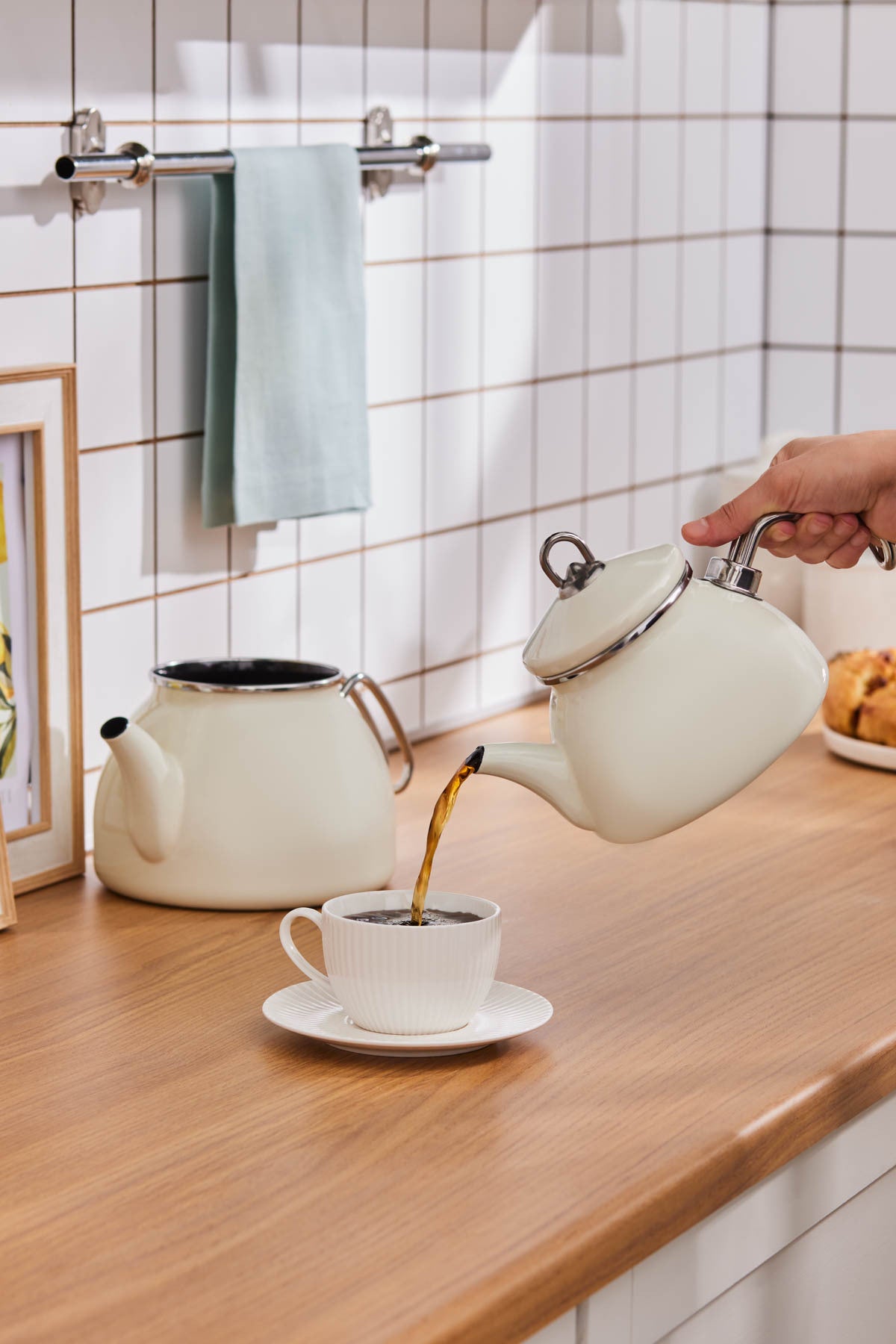 Karaca Loreto Enamel Midi Teapot Set, Cream - MALLTURK