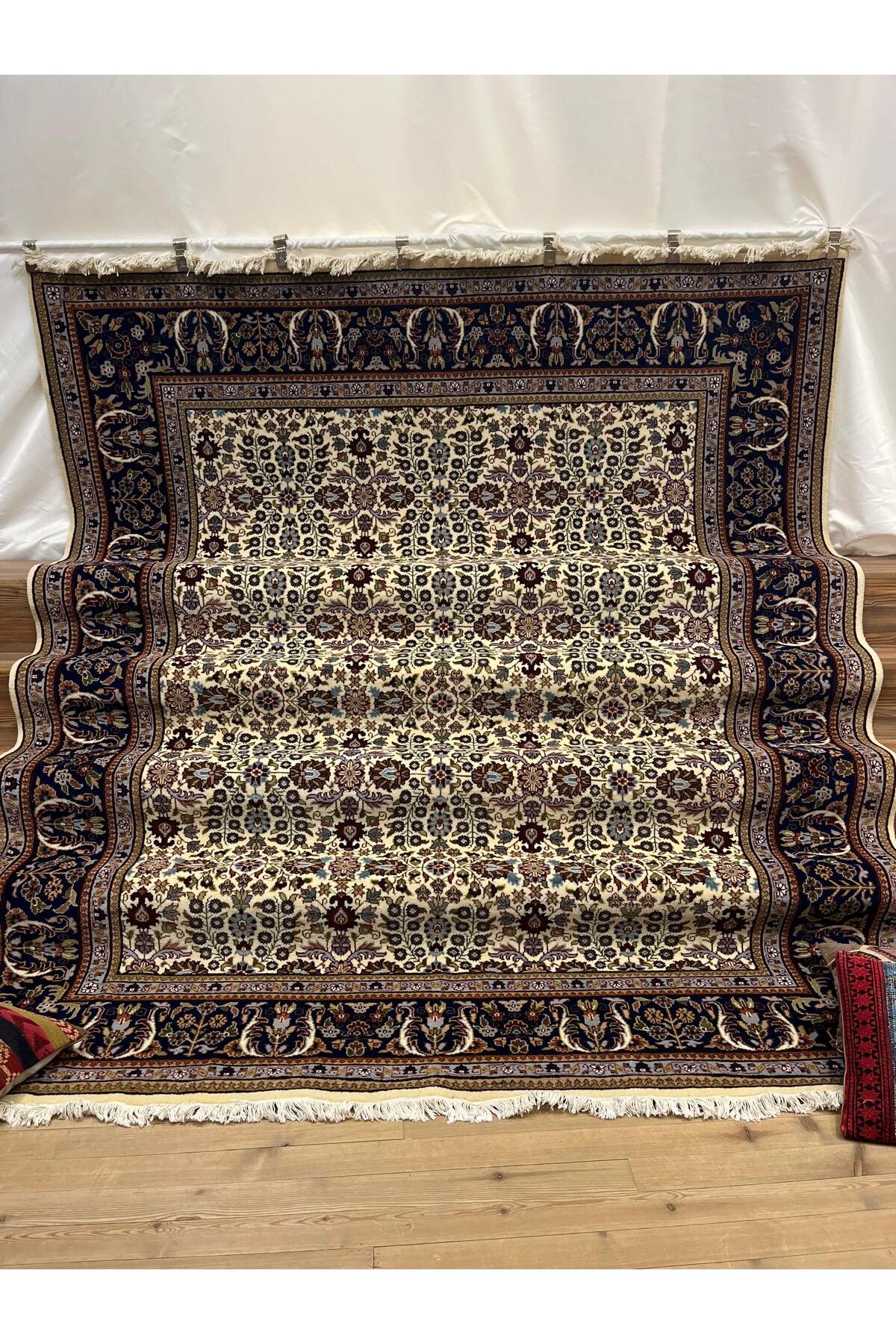 SIRVAN Rug Hand-Woven Hereke Rug - 248 x 304 - MALLTURK
