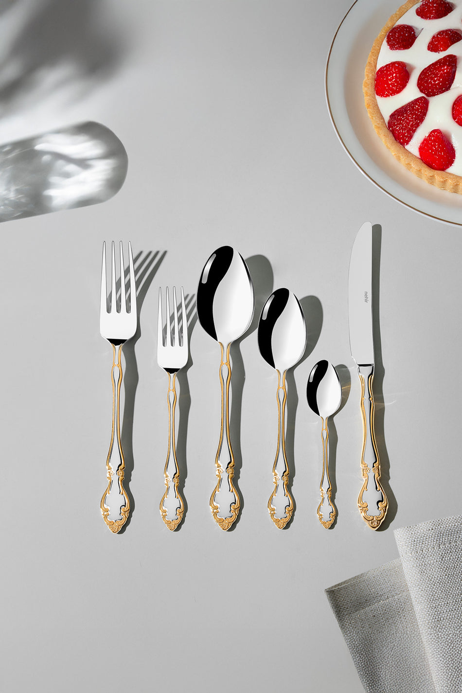 Nehir adriana altin Plain 6 Place Setting 36 Piece Boxed Flatware Set - MALLTURK