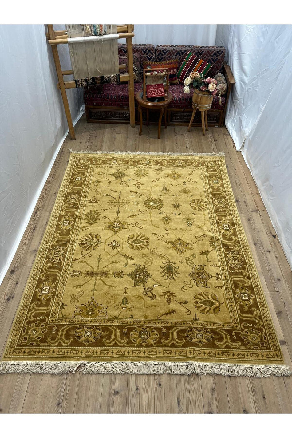 SIRVAN Rug Hand-Woven Turkish Usak Rug - 182 x 241 - MALLTURK