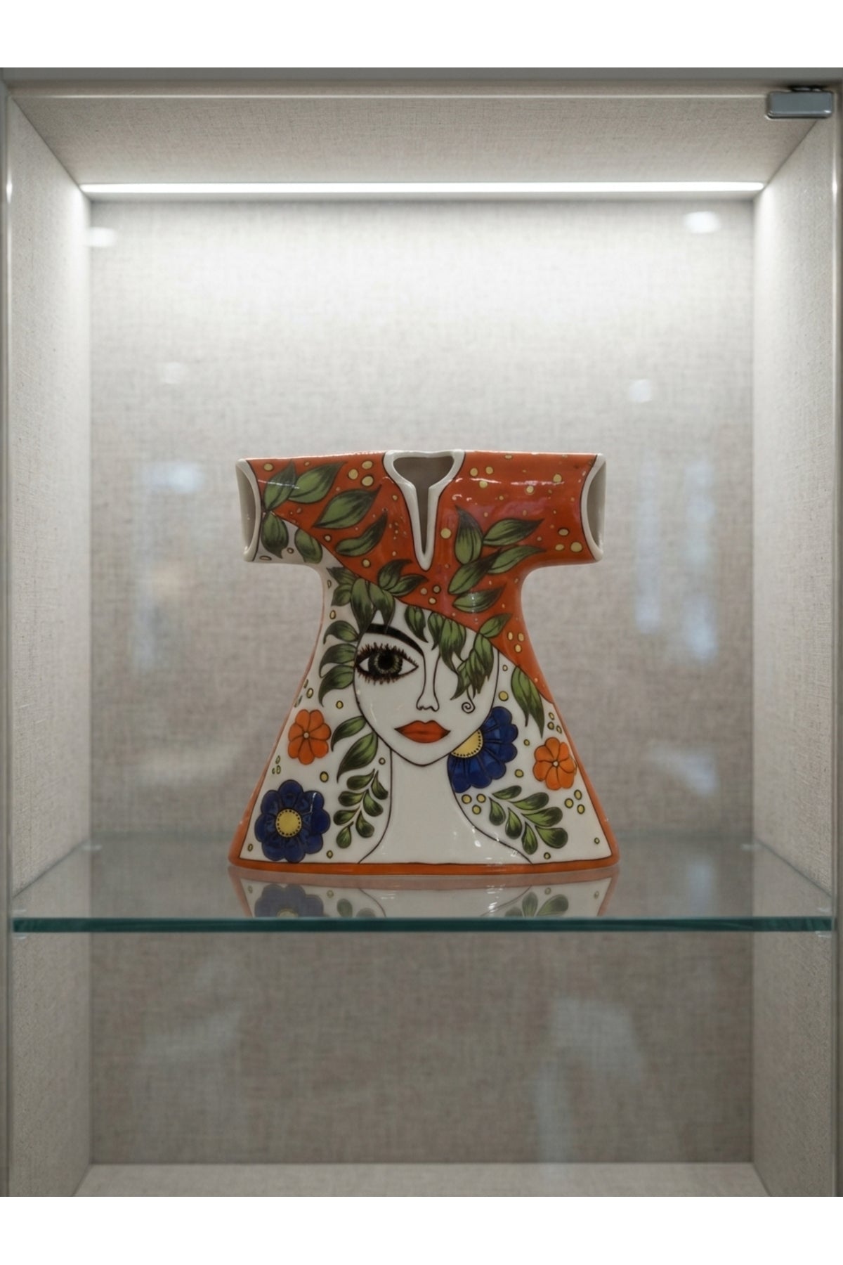 General Brands: Handmade Decorative Ceramic Vase with Kaftan-Shaped Female Portrait Motif – Showcase Art Piece - MALLTURK