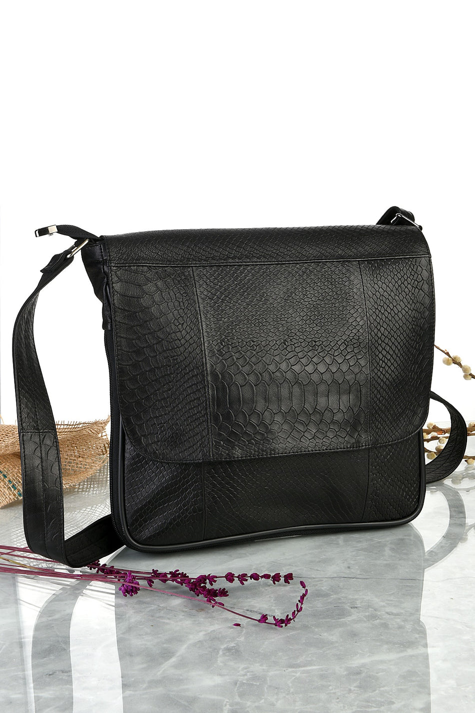 Fubileather Crossman Genuine Leather Gusseted Crossbody Messenger Bag Unisex