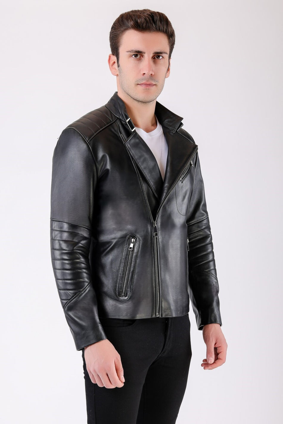 Черная кожаная куртка Leather Club