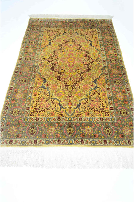 Handmade Pure Silk Hand-Woven Medallion Design Hereke Rug 106x164 cm (1.74 m2)